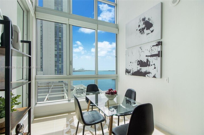 Building Photo - 300 S Biscayne Blvd