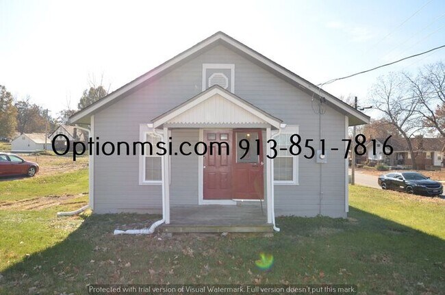 Building Photo - Available NOW