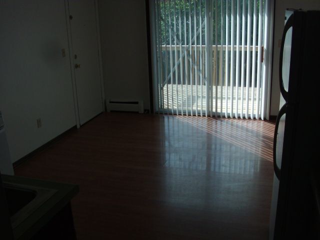 Building Photo - 2 br, 1 bath 4plex - Kentfield Apt #2