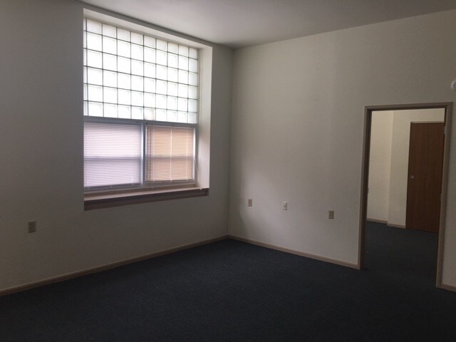 Building Photo - 407 S Blackhoof St