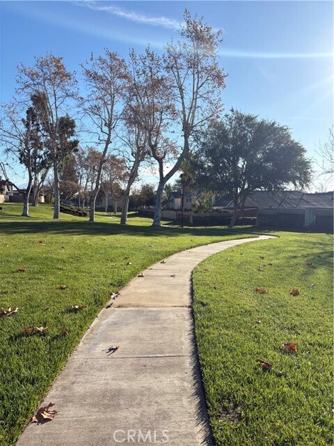 Foto del edificio - 1148 W Cornell St