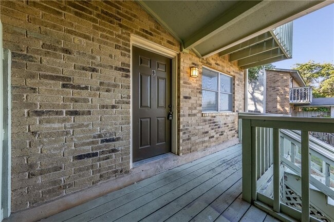 Building Photo - 8106 Dunn St