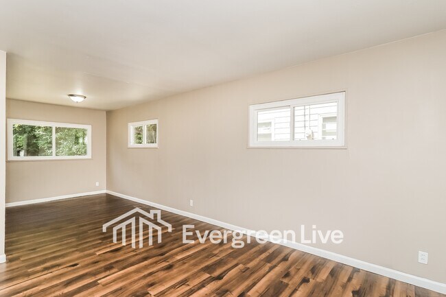 Foto del edificio - 3233 Lapland Dr