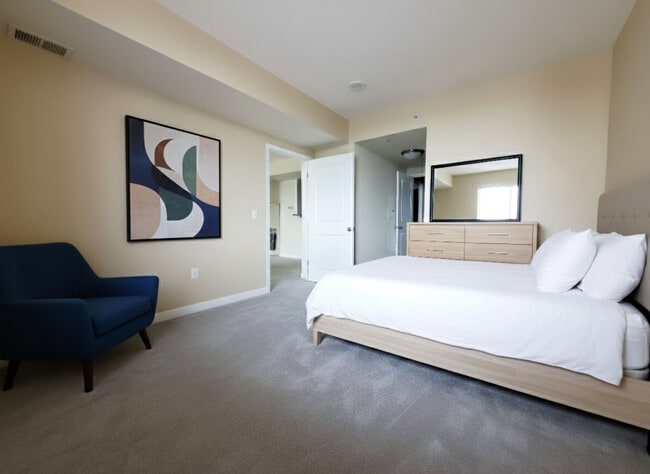 Bedroom - 851 N Glebe Rd