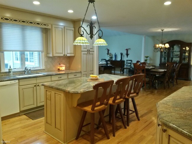 Building Photo - 4 br, 2.5 bath House - 56 Maitland Rd