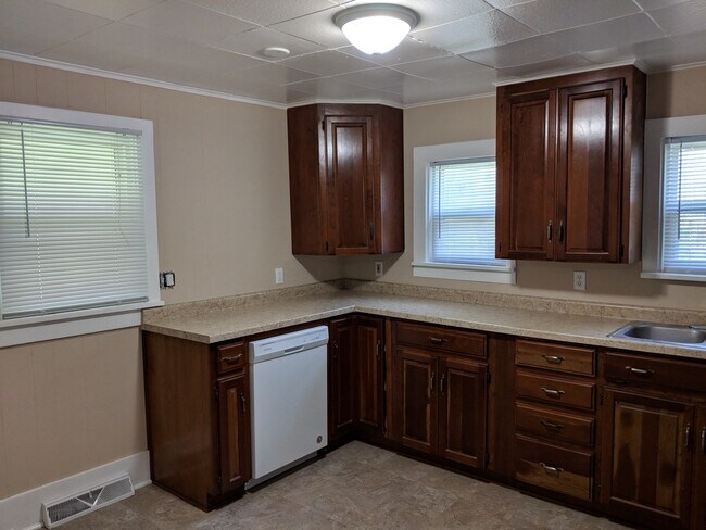 Building Photo - 2 bedroom single-family home in Iowa City
