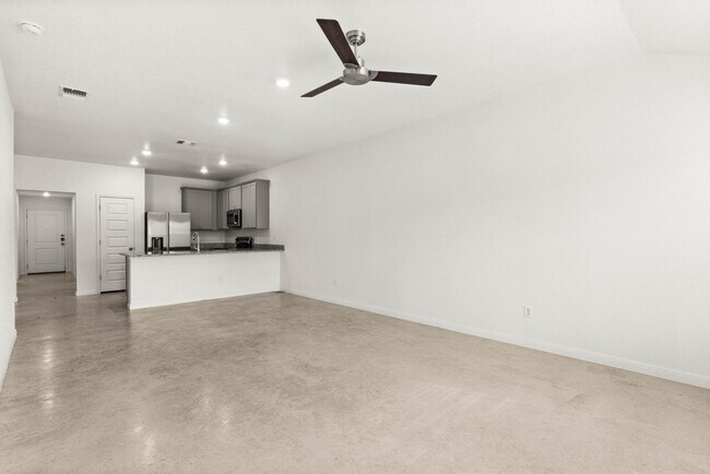 Building Photo - 911 Cherry Laurel Ln