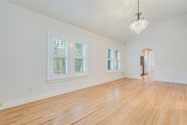 Foto del edificio - 512 E 49th St