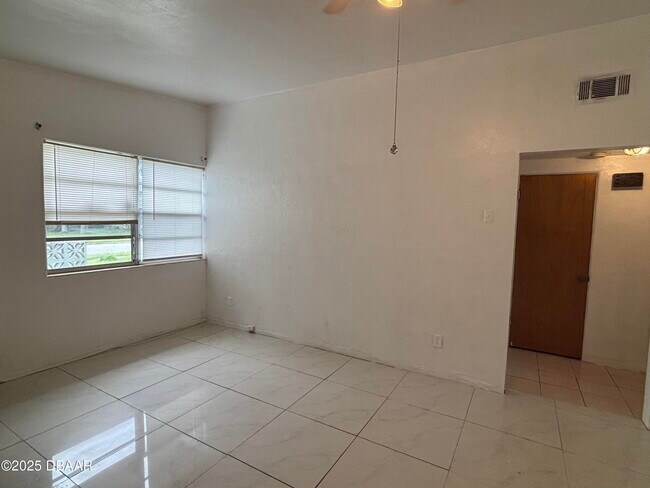 Foto del edificio - 724 Greenway Pl