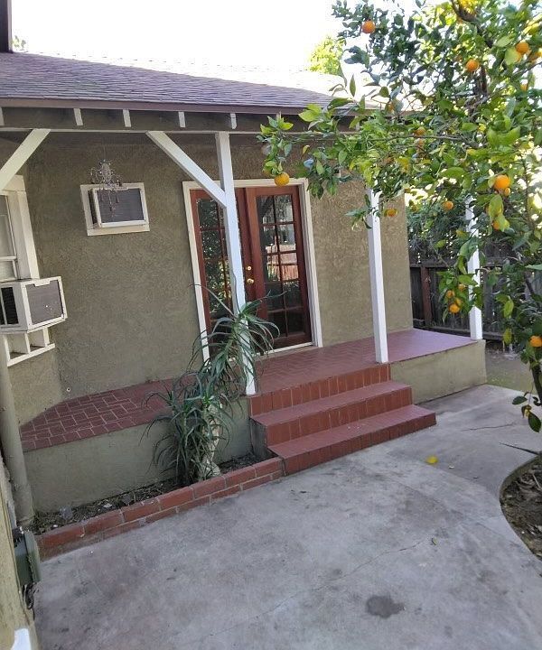 Foto del edificio - 819 N Dos Robles Pl