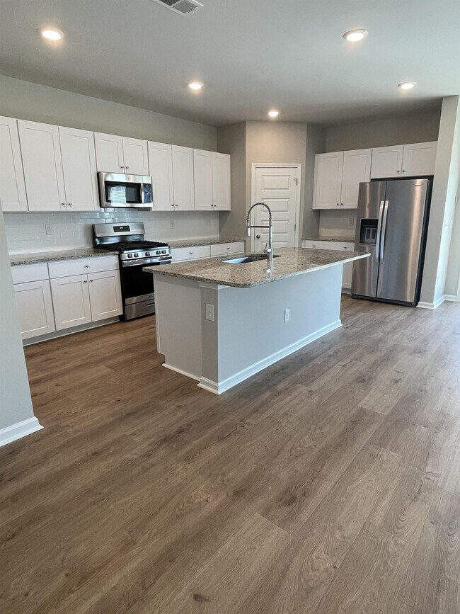 Building Photo - 1000 Saltgrass Way