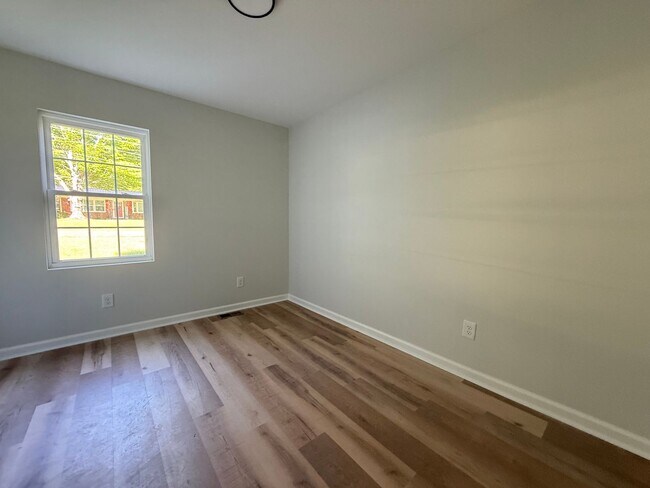 Foto del edificio - 3 Bedroom/1 Bath home for rent in Norwood
