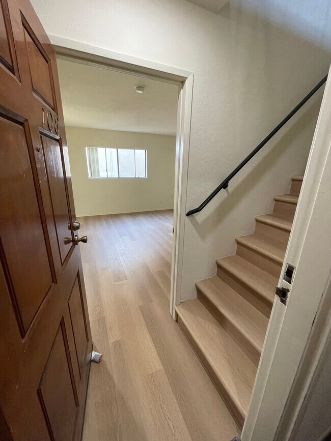 Foto del edificio - 12630 Mitchell Ave