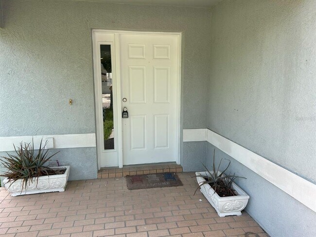 Building Photo - 714 Cristelle Jean Dr