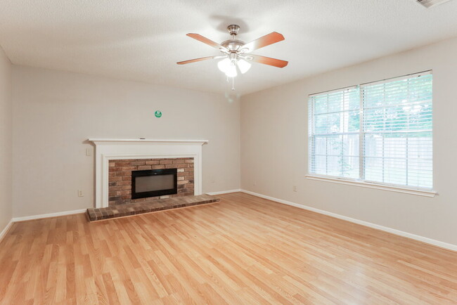 Foto del edificio - 10046 Lazy Meadows Dr