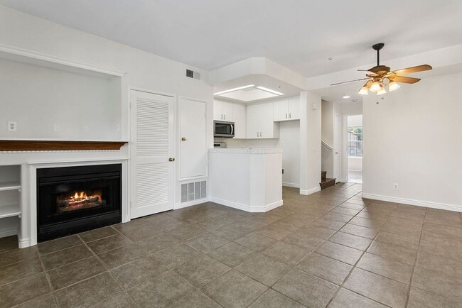 Building Photo - Lakefront Condo with Spectacular Views in ...