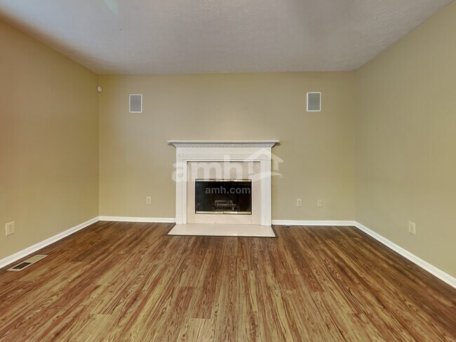 Foto del edificio - 8676 Woolstone Ct