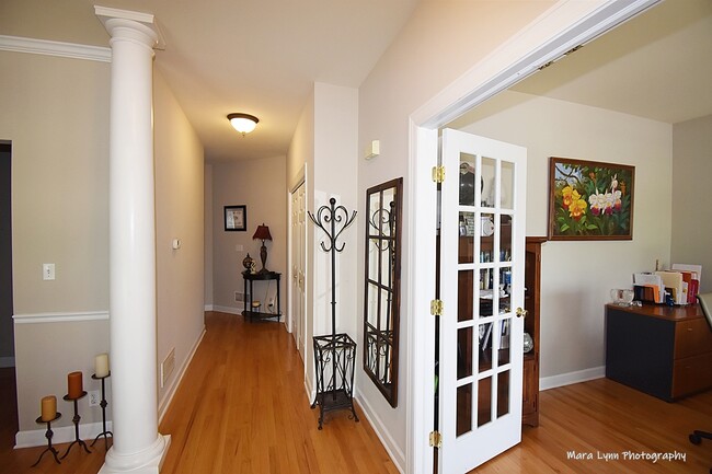 Building Photo - 0N412 Eldon Dr
