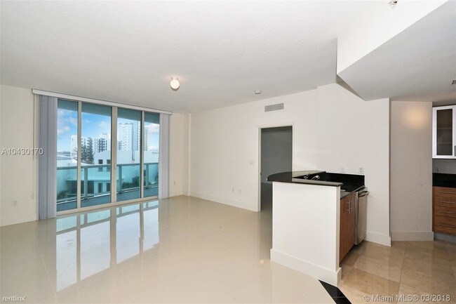 Building Photo - 1150 N 35th Ave