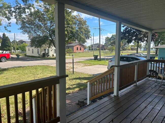 Foto del edificio - 2 Bedroom Fully Furnished Home in East Tawas