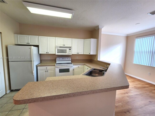 Foto del edificio - 4602 SW 160th Ave