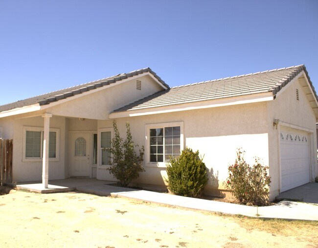 Building Photo - Charming Single-Family Home in Prime Location!