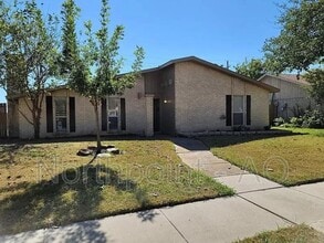 Building Photo - 1362 Applegate Dr