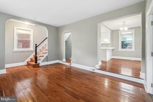 Building Photo - 2615 Otis St NE