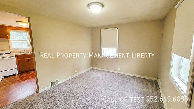 Foto del edificio - 412 N Cedar St