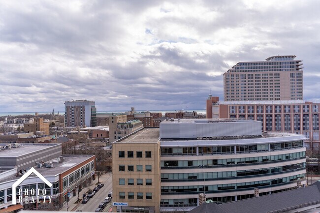 Building Photo - 1640 Maple Ave
