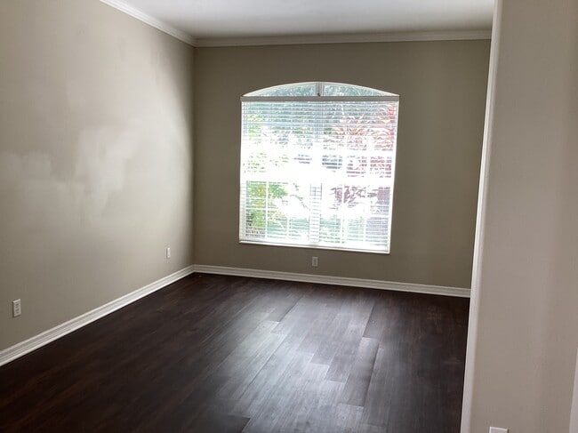 Foto del edificio - 3220 43rd Ave E