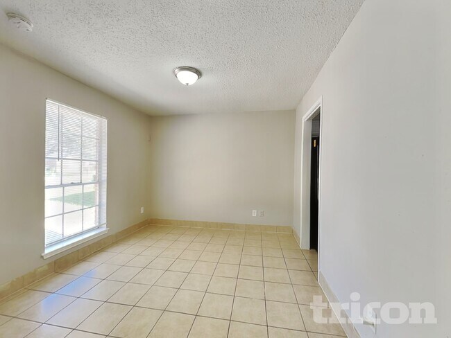 Foto del edificio - 2014 Briar Ridge Dr