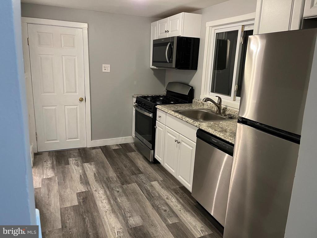 Foto principal - 262 Crown Point Rd