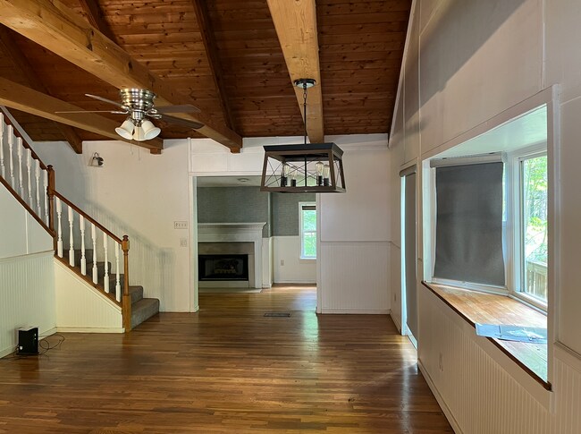 Foto del edificio - 332 Magnolia Dr
