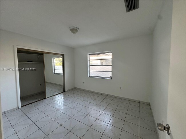 Foto del edificio - 3608 SW 25th St