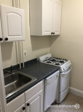 Building Photo - 352 Riverway