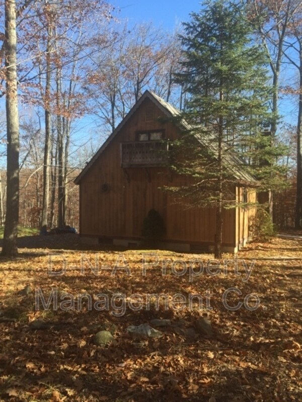 1459 Belgravia Dr, Tobyhanna, PA 18466 House Rental in Tobyhanna, PA