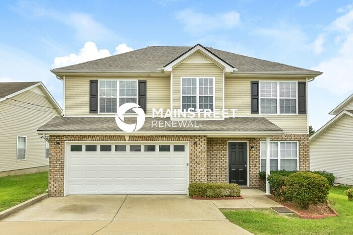 Foto principal - 3 Bedroom Pet-Friendly Home in ANTIOCH, TN...