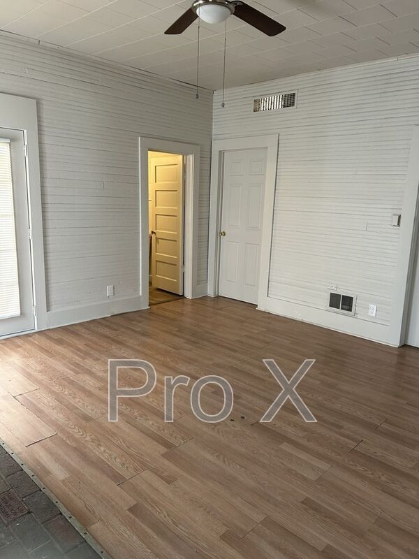 Building Photo - 209 S Jefferson St