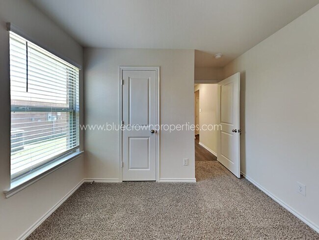 Building Photo - 3401 Sweetwater Way
