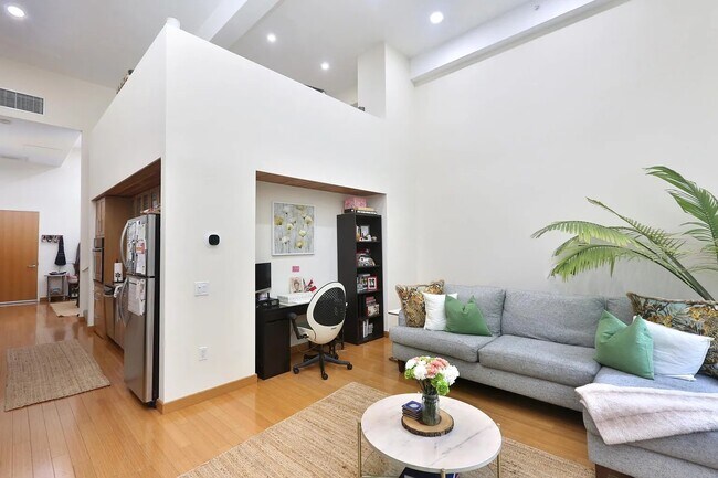 Foto del edificio - 290 Pleasant St