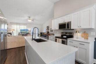 Building Photo - 6042 Capitol Dr