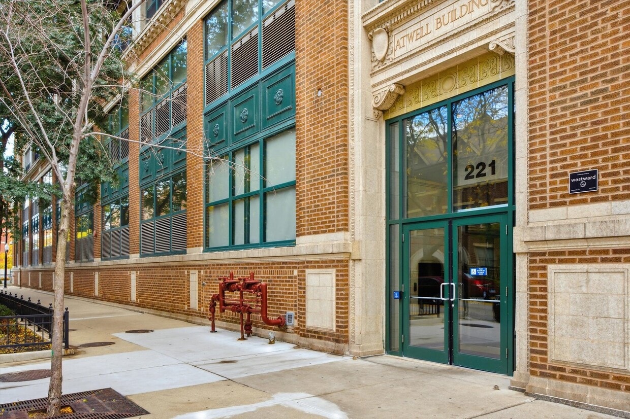 Foto principal - 221 E Cullerton St