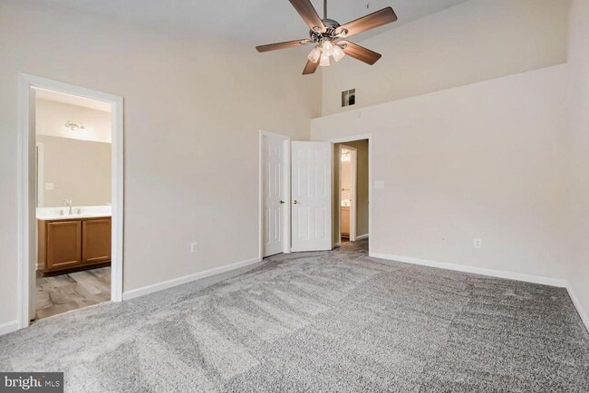 Building Photo - 3971 Red Deer Cir