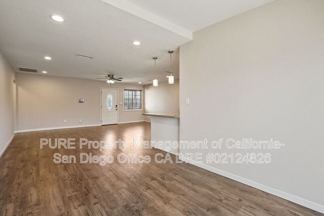 Foto del edificio - 8820 Ellenwood Cir