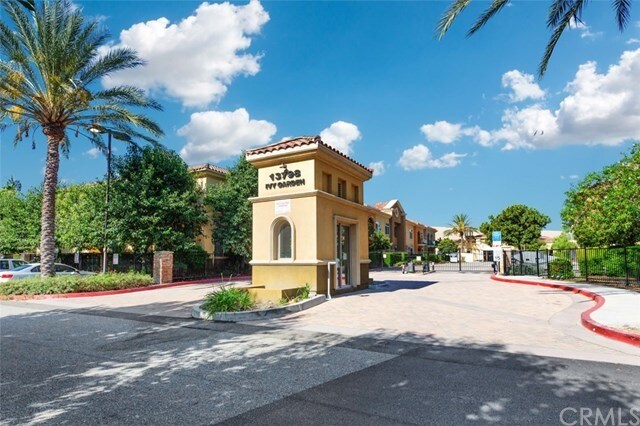 Foto principal - 13798 Roswell Ave