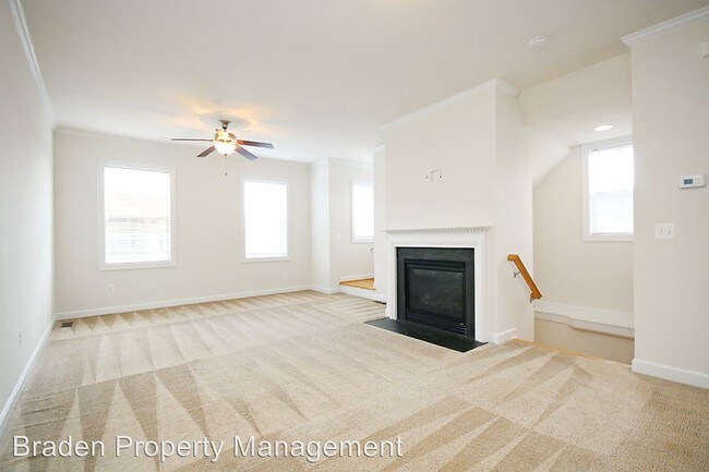 Building Photo - 3 br, 2.5 bath House - 2466 Winthrop Dr