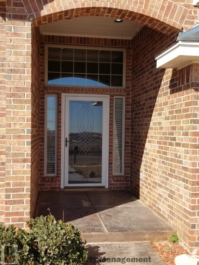 Building Photo - 7908 City View Dr