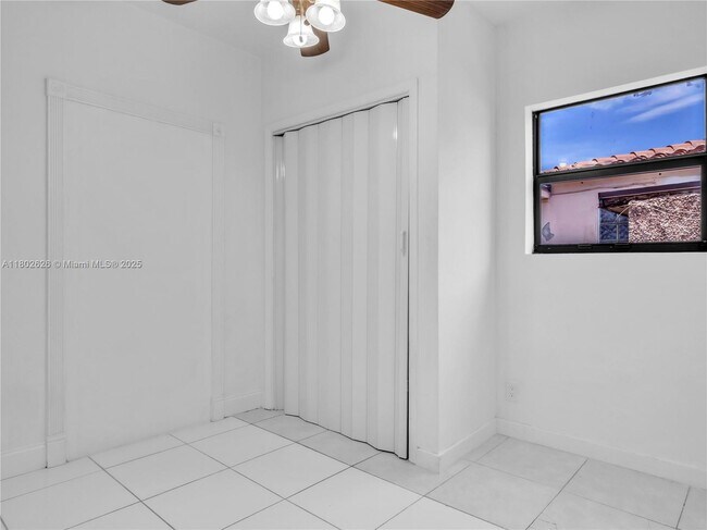 Foto del edificio - 5661 SW 5th Terrace