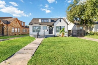 Building Photo - 2914 Wheeler Ave